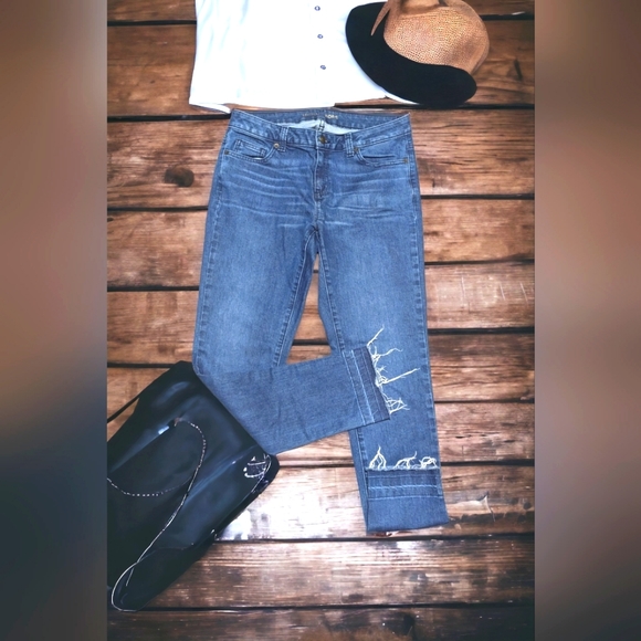 Michael Kors Izzy Skinny Jeans,Blue Whiskered and Frayed,SZ 2 - Picture 1 of 9